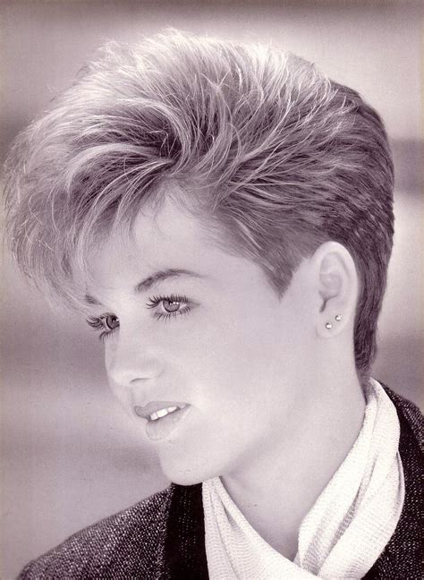 How did men wear their hair in the 80s? Page 018 - Crop 06 | Shot hair styles, Haircuts for medium ...