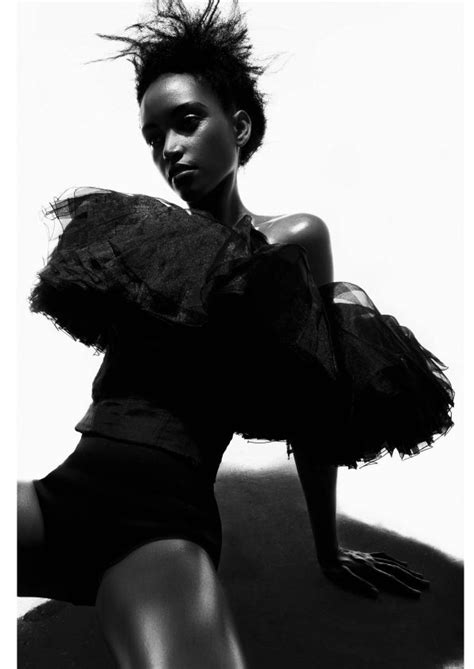 Christelle Yambayisa Nero è bello Modelle