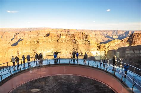 Visits The Grand Canyon Skywalk