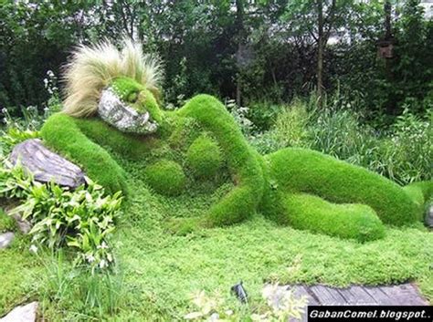 9 Gambar Bentuk Patung Yang Unik Diperbuat Dari Rumput Yang Menakjubkan