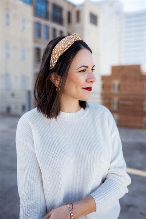 The How To Wear A Wide Headband With Short Hair Trend This Years