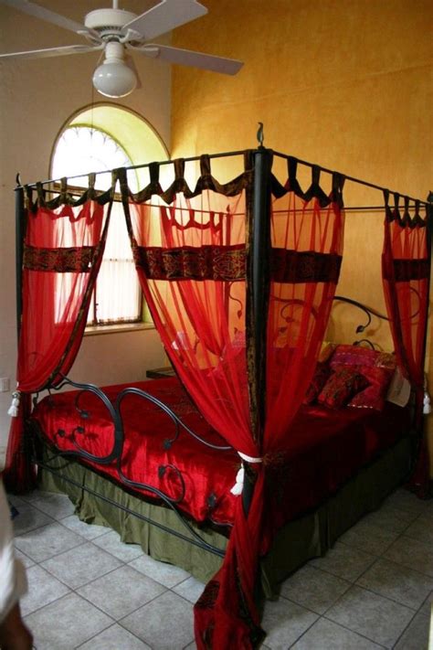 20 Stunning Canopy Bed Curtains For Romantic Bedroom Decor Canopy Bedroom Sets Bedroom Red