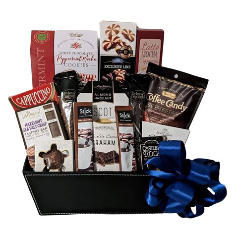 Amazon Com Gifts Arranged Assorted Chocolates Cookies Gift Basket