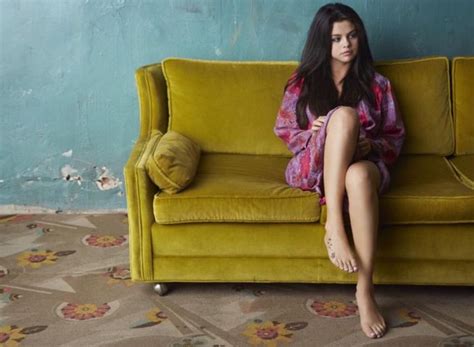 Selena Gomez Feet 4k Artist Wallpaper