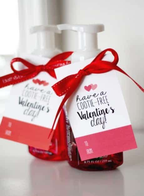 This cozy blanketis made in the likeness of you and your guy, with all different hairstyles and colors as well as skin colors to choose from. 10 Valentine's Day Ideas For Teachers - Listotic