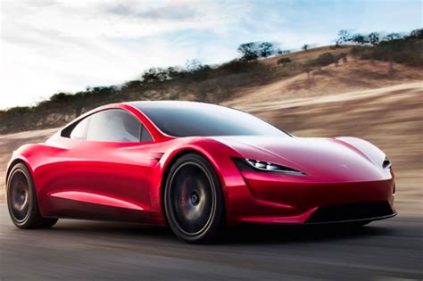 It does not have an internal combustion engine and therefore uses no gasoline and produces no emissions. La producción de Tesla Roadster comenzará en 2022