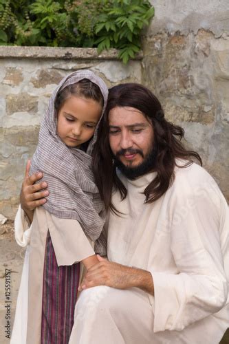 Jesus Comforting A Little Girl Stock Foto Adobe Stock
