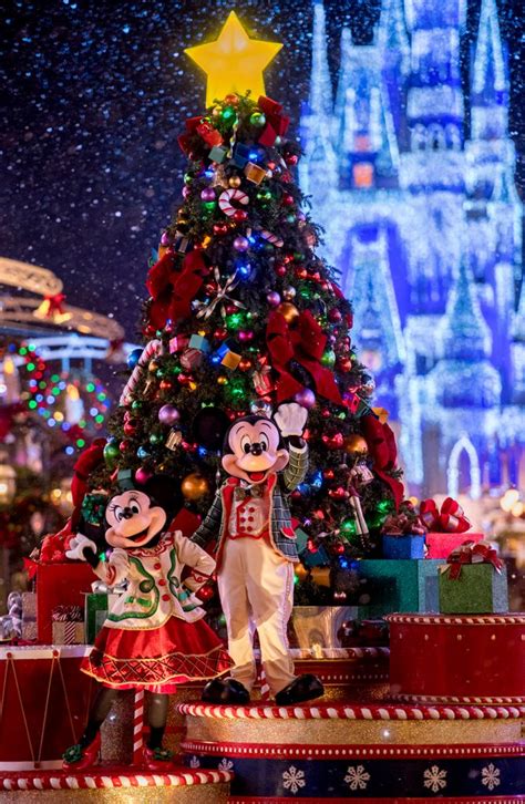 Disneys New Christmas Celebrations Include Toy Story Land In 2018