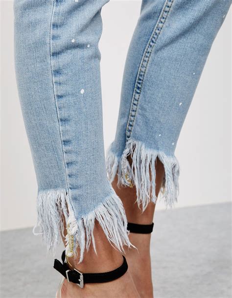 15 Ways To Wear Frayed Hem Jeans Diy