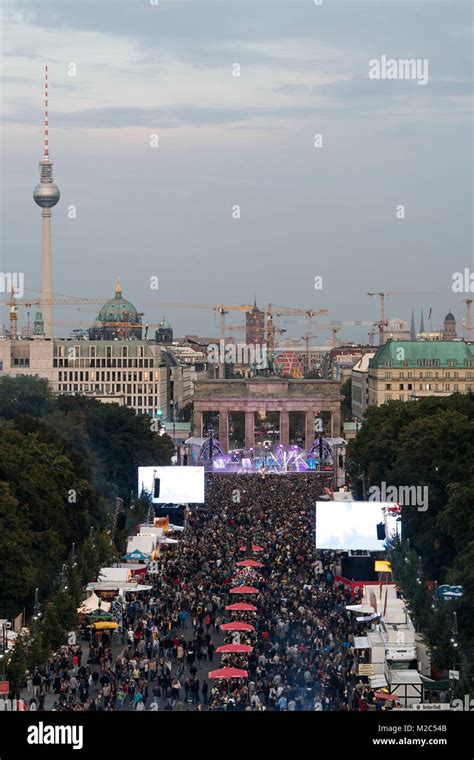 Luftbild Beim Fest Zum Tag Der Deutschen Einheit Auf Der Bühne Am