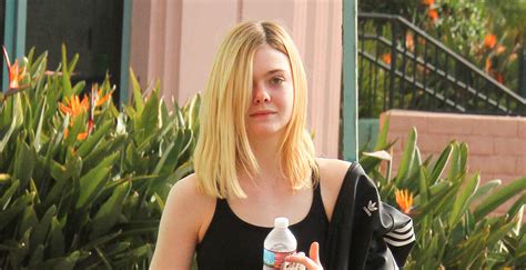 Elle Fanning Takes A Break From ‘live By Night And Hits The Gym Elle Fanning Just Jared