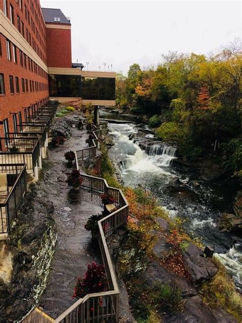 Fall Has Come To Cuyahoga Falls Sheraton Suites September 2019