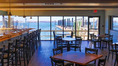 For The Most Scenic Waterfront Dining In Rhode Island Head To The Reef