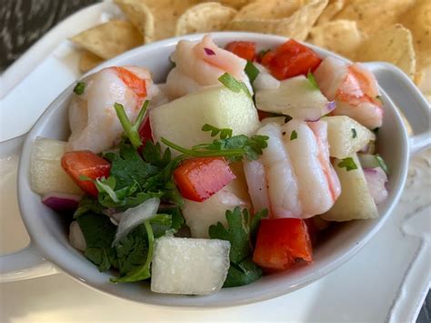 My father, who generally doesn't really like shrimp that much, loved this ceviche. Pear and Shrimp Ceviche - Food Mamma