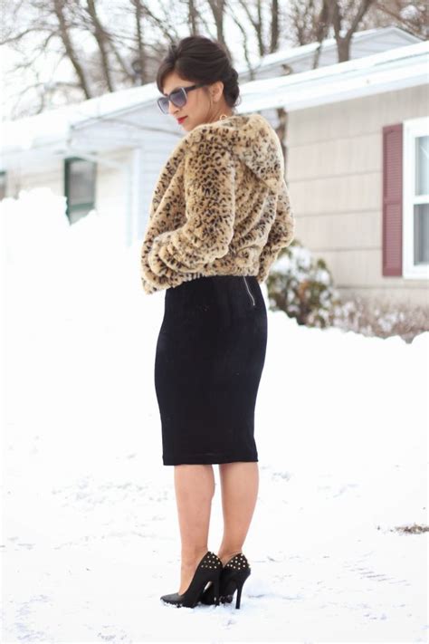 Outfit Ideas For Black Pencil Skirts Stylewile
