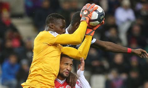 Édouard mendy (edouard mendy, born 1 march 1992) is a senegalese footballer who plays as a goalkeeper for french club stade rennais fc. Reims-OM: quand Marseille sortait Edouard Mendy du chômage