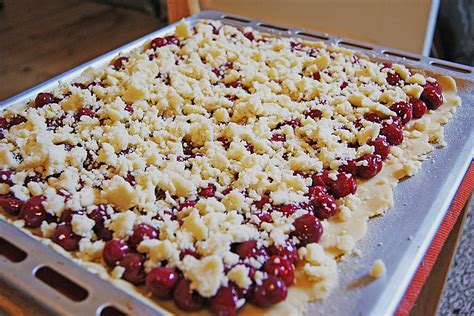 Backen ist unser liebes hobby. Kirsch - Streusel - Kuchen von Danimausi | Chefkoch