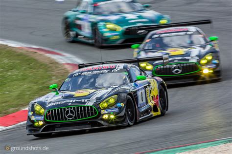 Die berüchtigte grüne hölle, eine der härtesten rennstrecken der welt. 24 Stunden auf dem Nürburgring 2016 | Bilder - groundshots.de