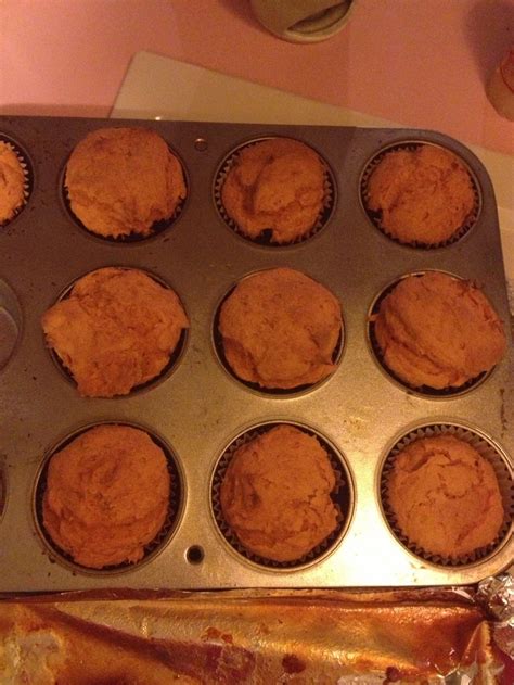 Super Easy Pumpkin Muffins Mix One Box Of Butter Cake Mix With One 15 Oz Can Of Pumpkin Put In