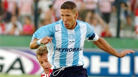 Born 28 april 1970), nicknamed el cholo (el ˈtʃolo. Atlético | Racing felicita a Simeone con su foto de 'pibe ...