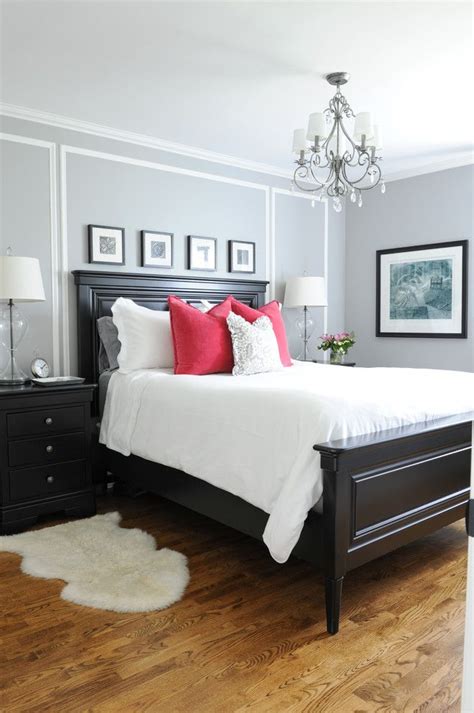 Shades of slate compliment almost any interior motif, from uptown studio to stormy cape cod lodging, and any thoughtful addition of color is twice as likely to strike a particularly dramatic chord. Home - Simply Home Decorating | Small master bedroom ...