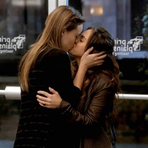 Olivia Wilde And Jaclyn Jonet Lesbian Kiss Scandalplanet Com Xhamster