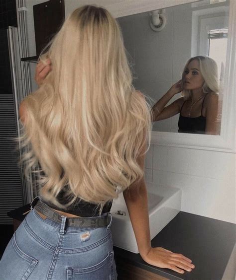 Pin By Stephani On Miror Selfie Blonde Hair Looks Long Hair Styles