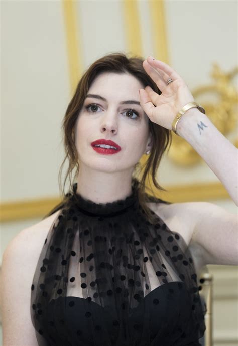 Anne Hathaway At The Hustle Press Conference In New York 04282019