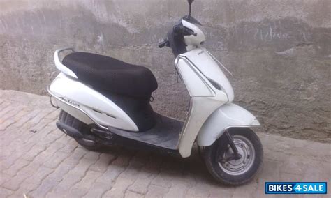 So, this entry level scooter gets a quality fitting and upmarket elements that ease the rider to the extent. Used 2013 model Honda Activa for sale in Bhiwani. ID ...