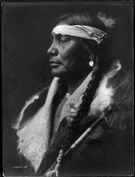 In The Early 20th Century 33 Striking Portraits Of Native American