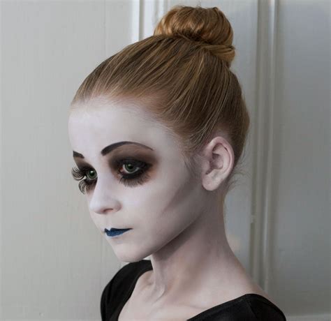 étapes Pour Faire Un Maquillage Possédée Pour Halloween - Maquillage Halloween fille : 4 tutoriels super mignons à essayer