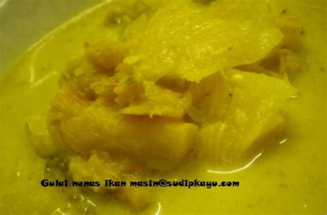 Bila menjamah gulai ini pasti membuatkan saya teringatkan arwah ibu. Almari Resepi: Gulai Lemak Nenas Ikan Masin