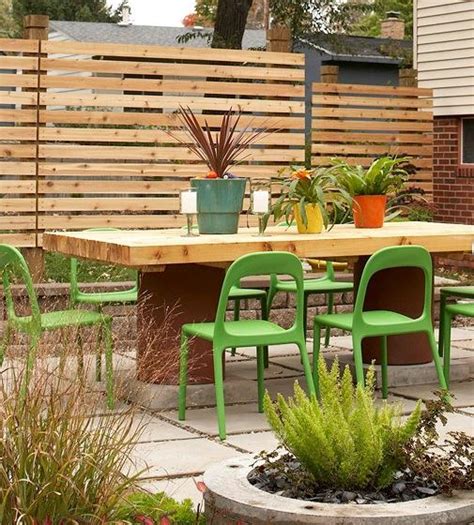 If you are looking for ideas for a garden that's well maintained and low cost, you will love this post about low maintenance garden ideas on a budget. Modern garden design - low cost construction in 10 easy steps