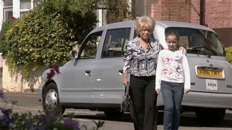 Eastenders Peggy Mitchell Slaps Lisa Fowler 5th August 2010 Youtube