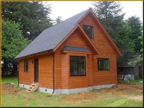 En la parte exterior tiene jardineras de madera para que puedan cuidar de sus. como hacer una casa de madera en el campo - YouTube
