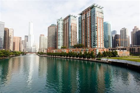 Chicagos Top Condo Buildings Along The Chicago River