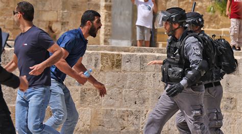 Palestinians Clash With Israeli Police Outside Al Aqsa Mosque Hours After Ceasefire Jewish