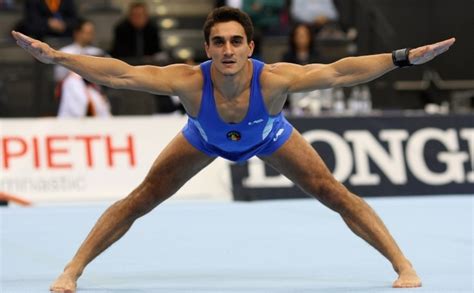 During his senior gymnastics career he has won an impressive 31 medals at olympic games, and world or. Marian Dragulescu se misca bizar pe plaja! Vezi in ce ...