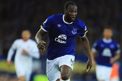İki kulüp ve 28 yaşındaki belçikalı golcünün avukatı arasında. Romelu Lukaku to Chelsea: Everton star says an agreement ...