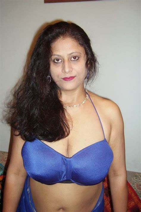 Indian Aunty Sexy Look Hot And Sexy