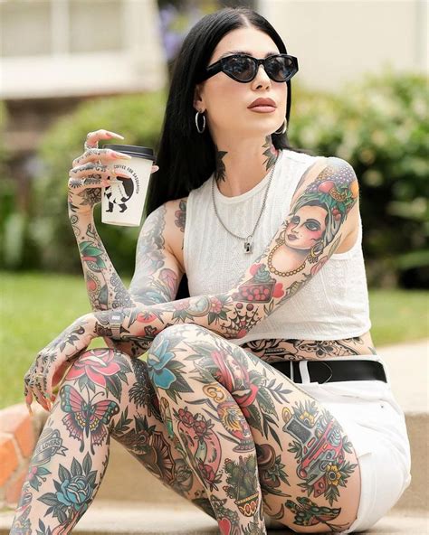 Anna Meliani 🚀 On Instagram “☕️👁‍🗨🤍🦢💬🖤 Ootd Traditionaltattoo Tatuagem