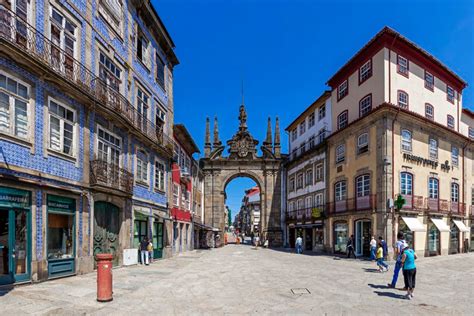 It is known for its abundance of churches and thus called the city of archbishops. Empregos em Braga Portugal: saiba como encontrar sua vaga