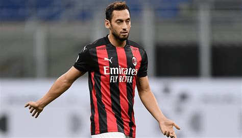 Learn all about the career and achievements of hakan calhanoglu at scores24.live! Hakan Calhanoglu 2020 : Why Arsenal should avoid signing ...