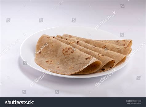 인도 납작한 빵이나 차파티 또는 로티chapati 스톡 사진 1758891860 Shutterstock