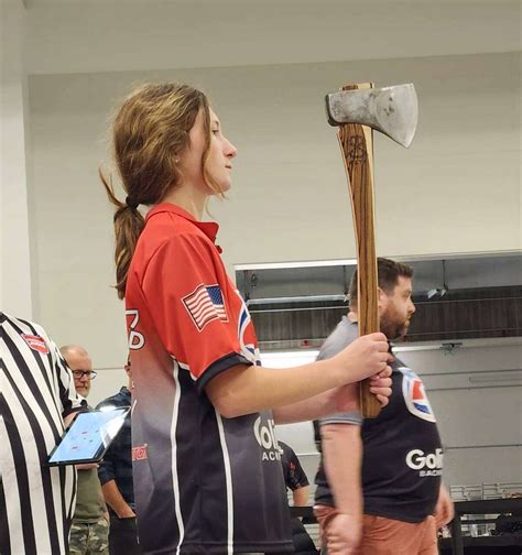 jerseyville teen business owner putting region in world axe throwers spotlight