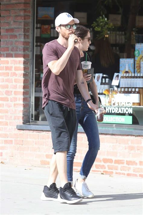 Lizzy Caplan And Tom Riley Shopping In Beverly Hills 11 Gotceleb