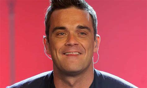 Dont Judge Robbie Williams For Live Tweeting His Little Angels Birth