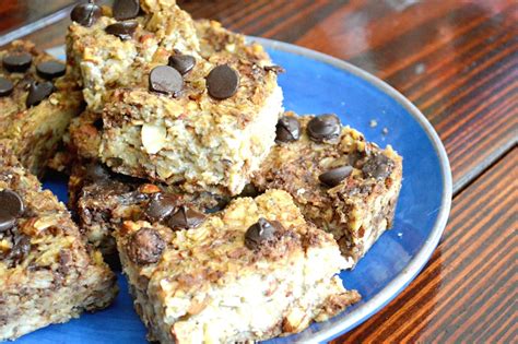 The riper your banana the better, so make these when your bananas are almost black and freckled if you want more of a traditional oatmeal cookie recipe, then try my low fat chewy chocolate chip oatmeal cookies instead… but i wouldn't eat. Banana Chocolate Chip Oatmeal Breakfast Bars | theMRSingLink
