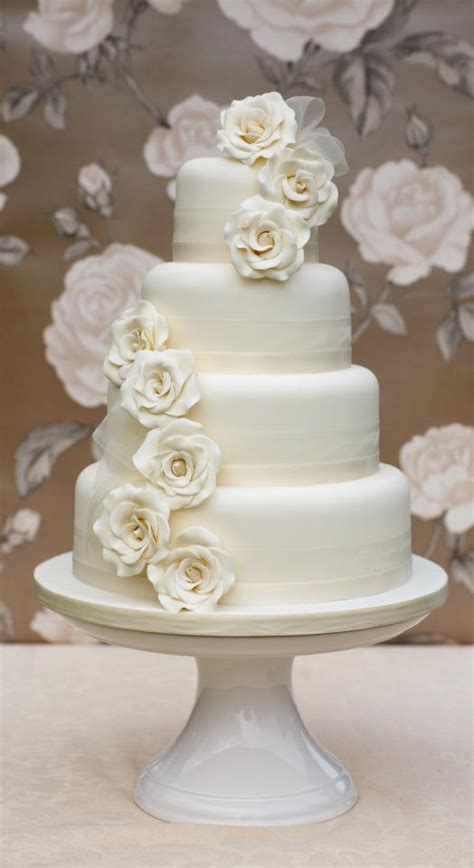 Alternatives To The Traditional Wedding Cake Wedding