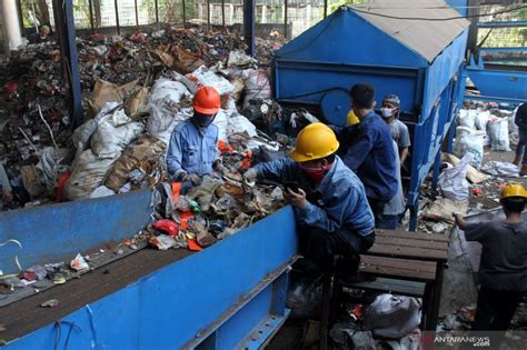 Bkpm Tawarkan Proyek Pengolahan Sampah Jadi Listrik Di Semarang